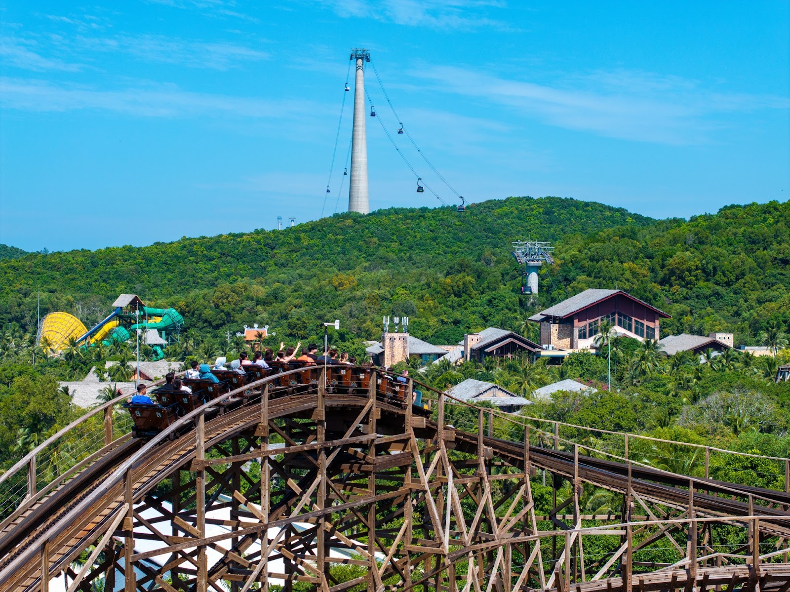 Sun World Hon Thom là một tổ hợp vui chơi giải trí biển đảo nổi bật ở Nam đảo Phú Quốc