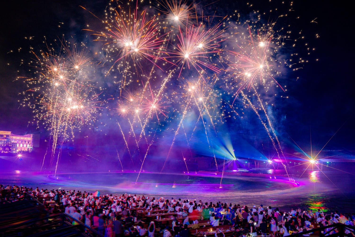 Thị trấn Hoàng Hôn là khu vực ven biển Nam đảo với kiến trúc mang phong cách Địa Trung Hải