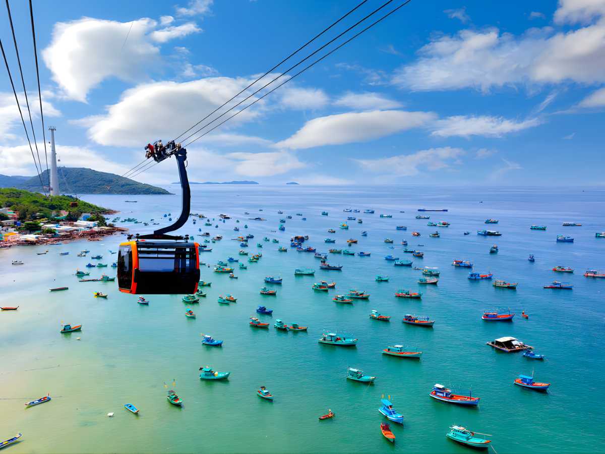 Vé cáp treo Hòn Thơm 30/4 2026 là loại vé sử dụng cho tuyến cáp treo vượt biển nối An Thới với đảo Hòn Thơm
