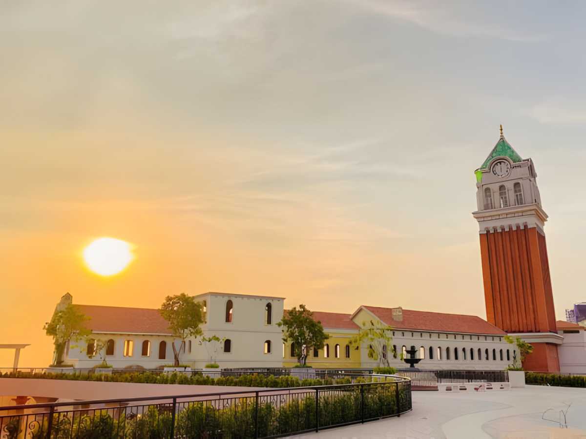 Thị Trấn Hoàng Hôn là một điểm check-in nổi bật tại phía Nam đảo Phú Quốc