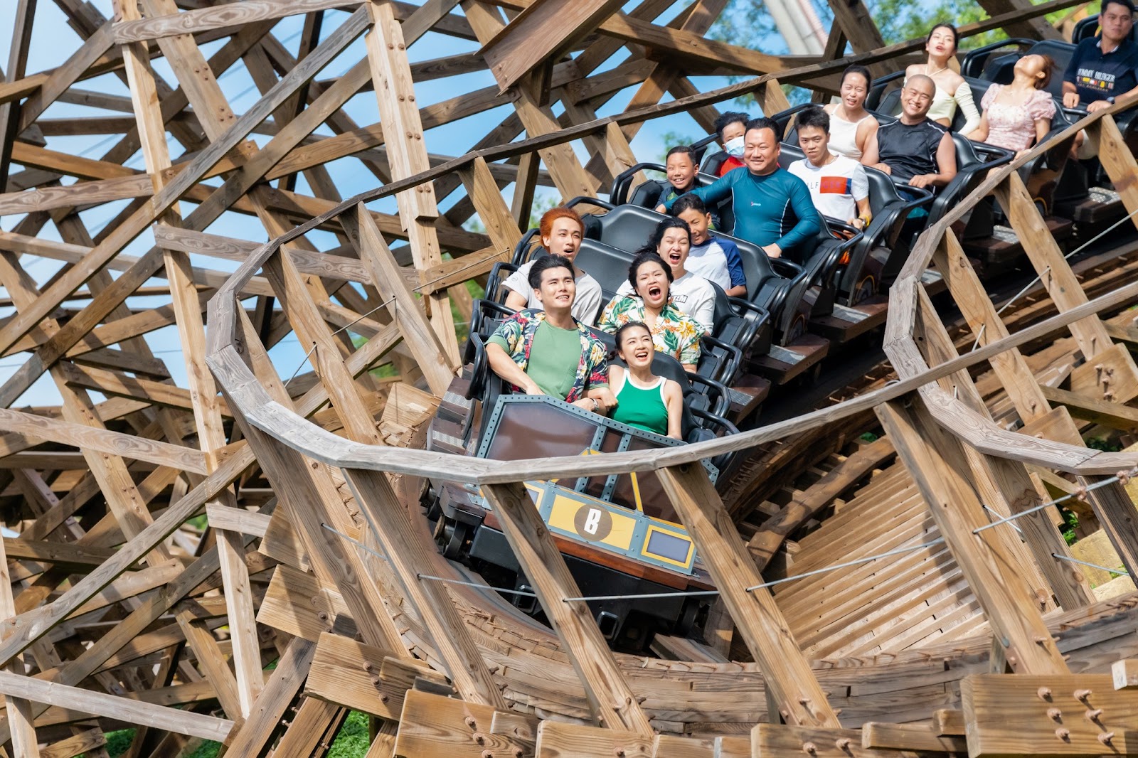 Trải nghiệm phấn khích với loạt trò chơi cảm giác mạnh tại Sun World Hòn Thơm