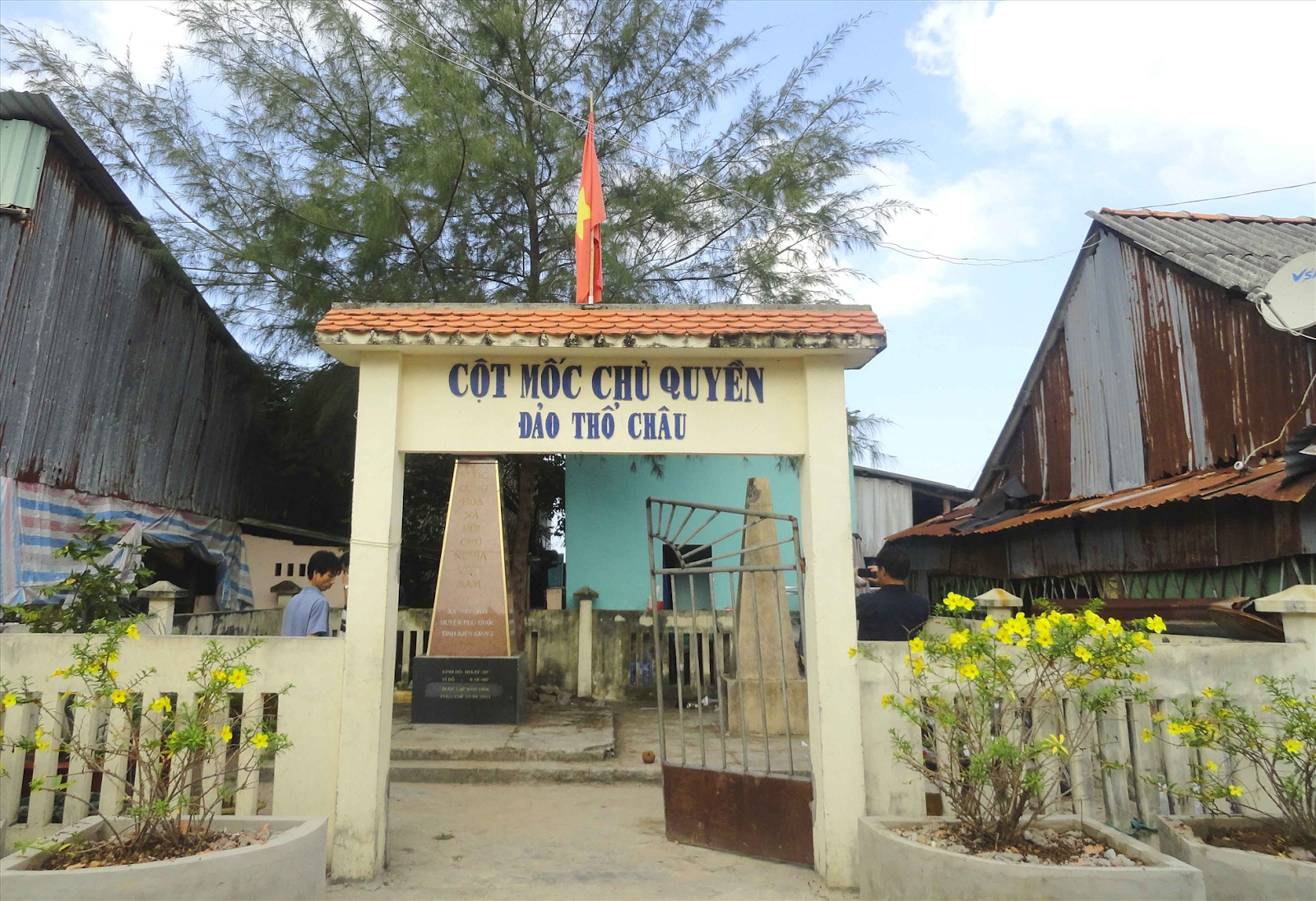 Cột mốc chủ quyền biển đảo thiêng liêng tại Bãi Ngự Thổ Châu