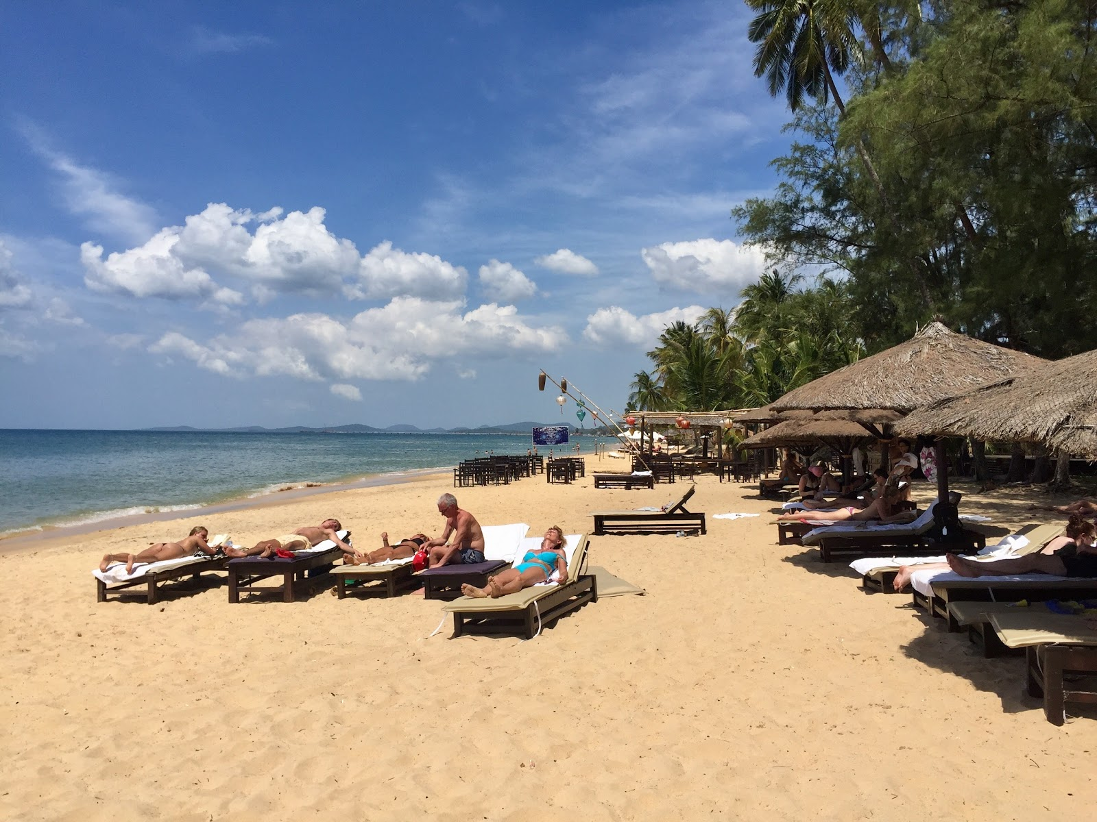 Mùa khô là thời điểm đẹp nhất để khám phá Bãi Bà Kèo. 