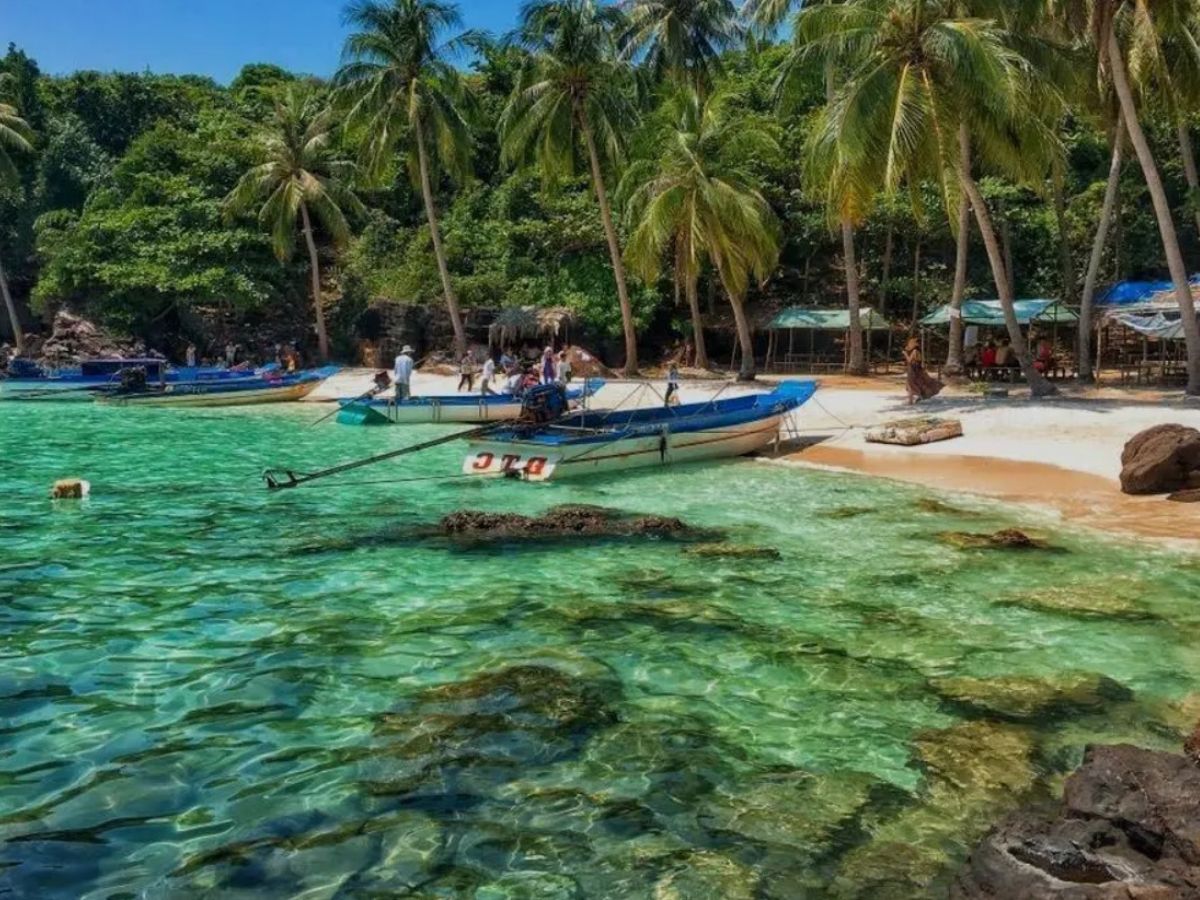 Hòn Kim Quy là hòn đảo yên bình nhất của An Thới, phù hợp cho hành trình tìm sự tĩnh lặng.