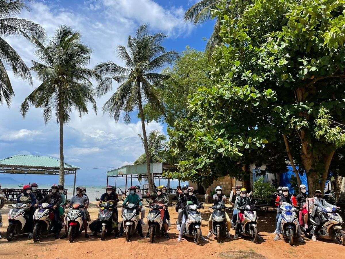 Thuê xe giúp bạn linh hoạt về thời gian và thoải mái chọn điểm đến theo sở thích. 