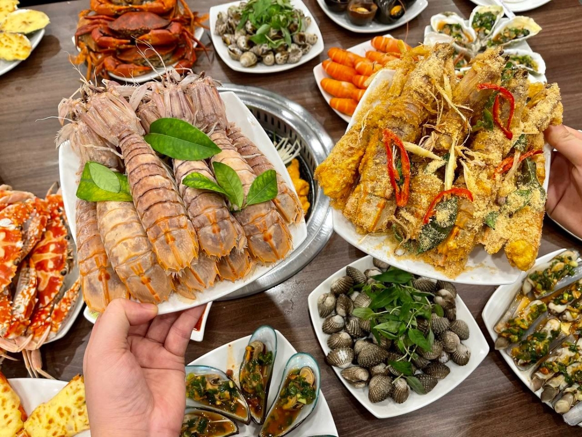 Hải sản là món ăn du khách nhất định không được bỏ qua khi tới Phú Quốc.