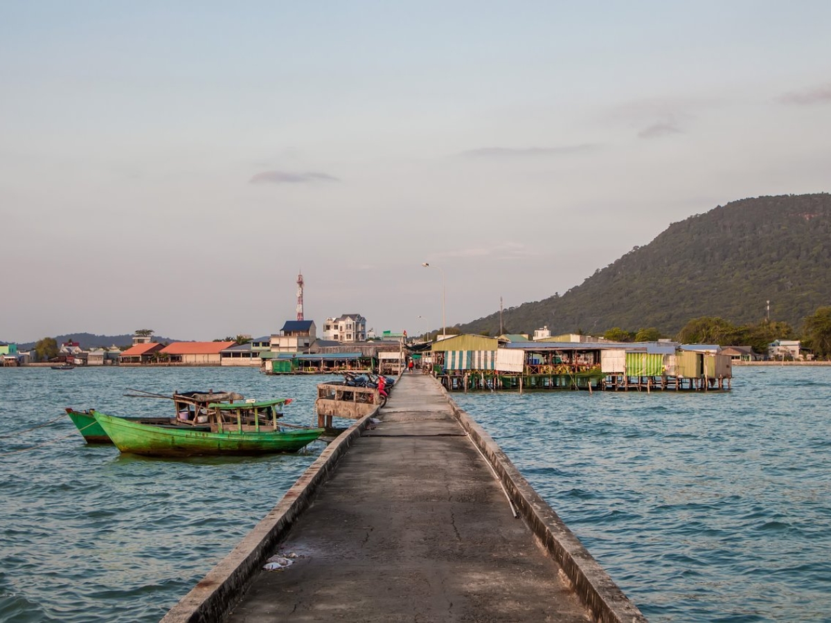 Làng chài Hàm Ninh là một làng chài nhỏ tại Phú Quốc. 