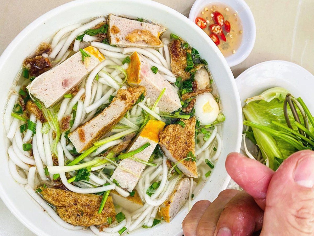 Bánh canh cá thu là lựa chọn hấp dẫn cho bữa sáng hoặc bữa tối nhẹ nhàng. 
