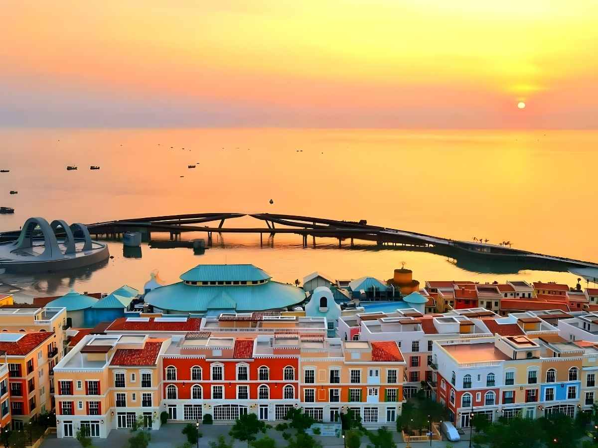 Sunset Town được quy hoạch theo phong cách kiến trúc Địa Trung Hải. 