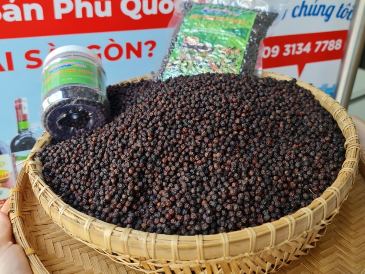 Du khách có thể dễ dàng mua hồ tiêu tại nhiều cơ sở nổi tiếng tại Phú Quốc.