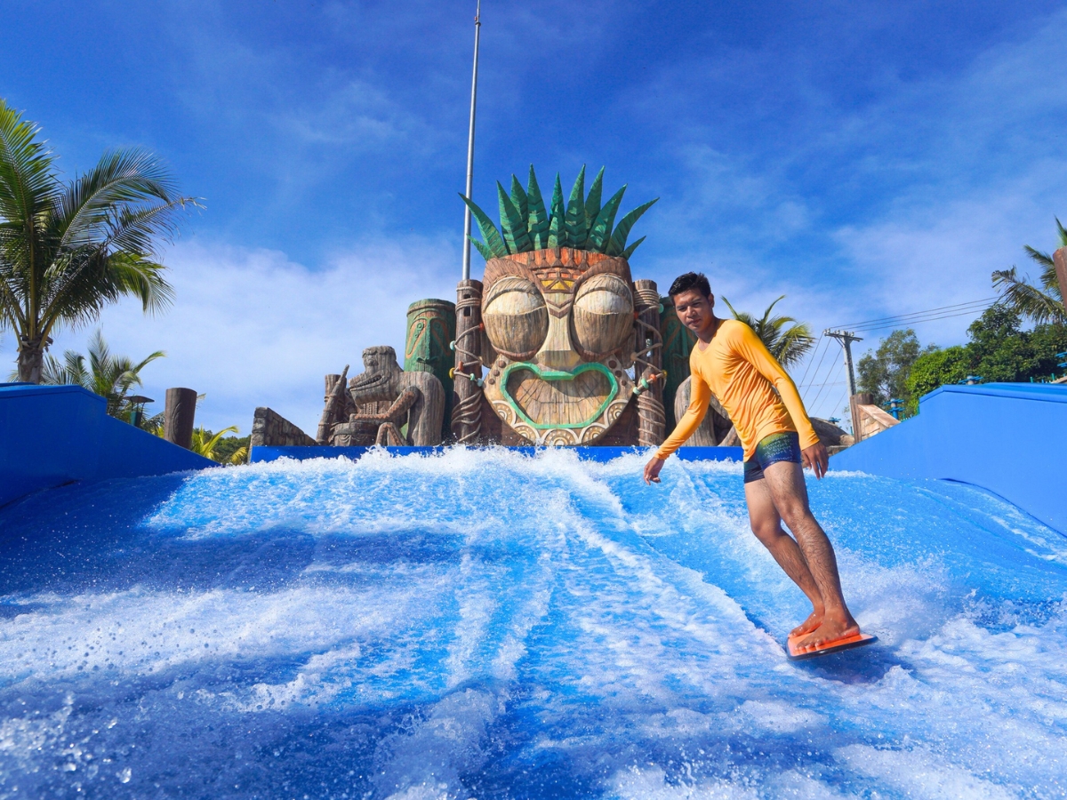 Thử thách với những đường trượt thú vị tại Sun World Hon Thom. 