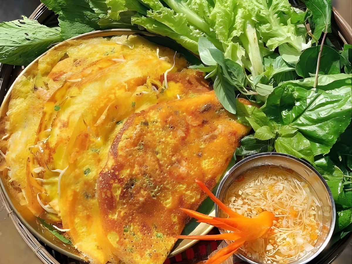 Bánh xèo hải sản giòn rụm của quán Đại Đức Phú Quốc.