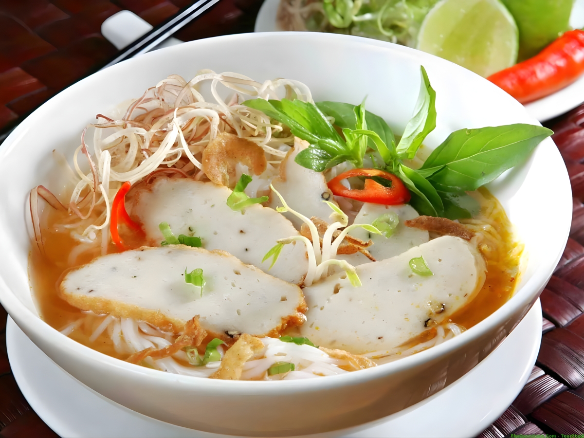 Bánh canh cá thu với hương vị ngọt thanh, mang lại cảm giác nhẹ bụng nhưng vẫn đủ năng lượng. 