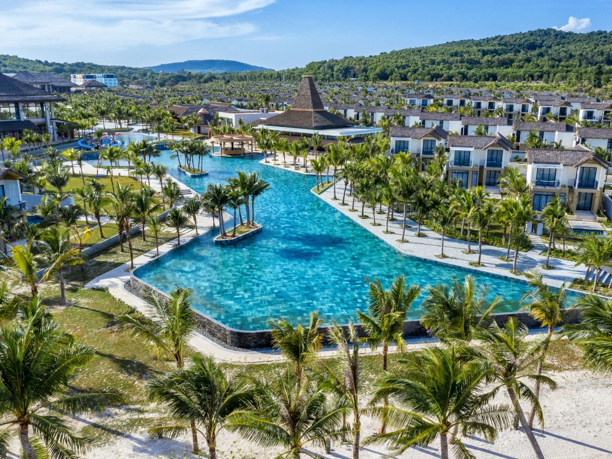 Thiên nhiên biển đảo góp phần nâng tầm vị thế du lịch Phú Quốc.