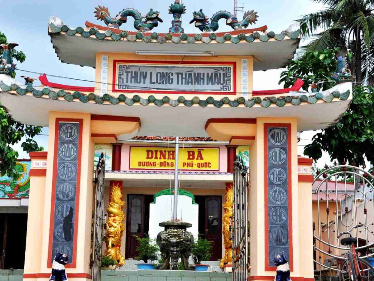 Thủy Long Thánh Mẫu là nét đẹp tín ngưỡng tiêu biểu của đảo Ngọc.