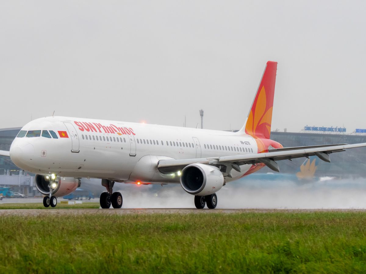 Hành trình bằng máy bay giúp chuyến đi Phú Quốc thêm trọn vẹn.