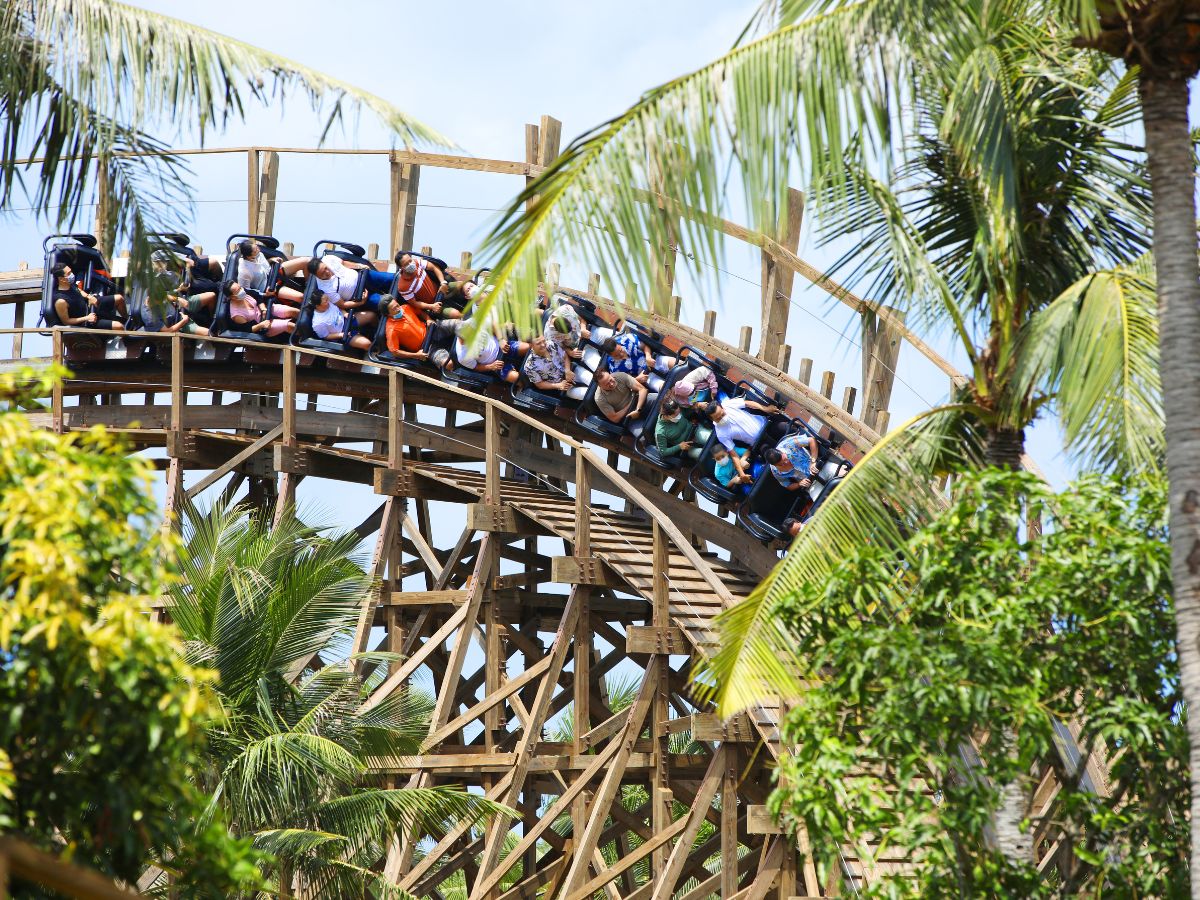 Sun World Hon Thom gây ấn tượng với không khí lễ hội sôi động.