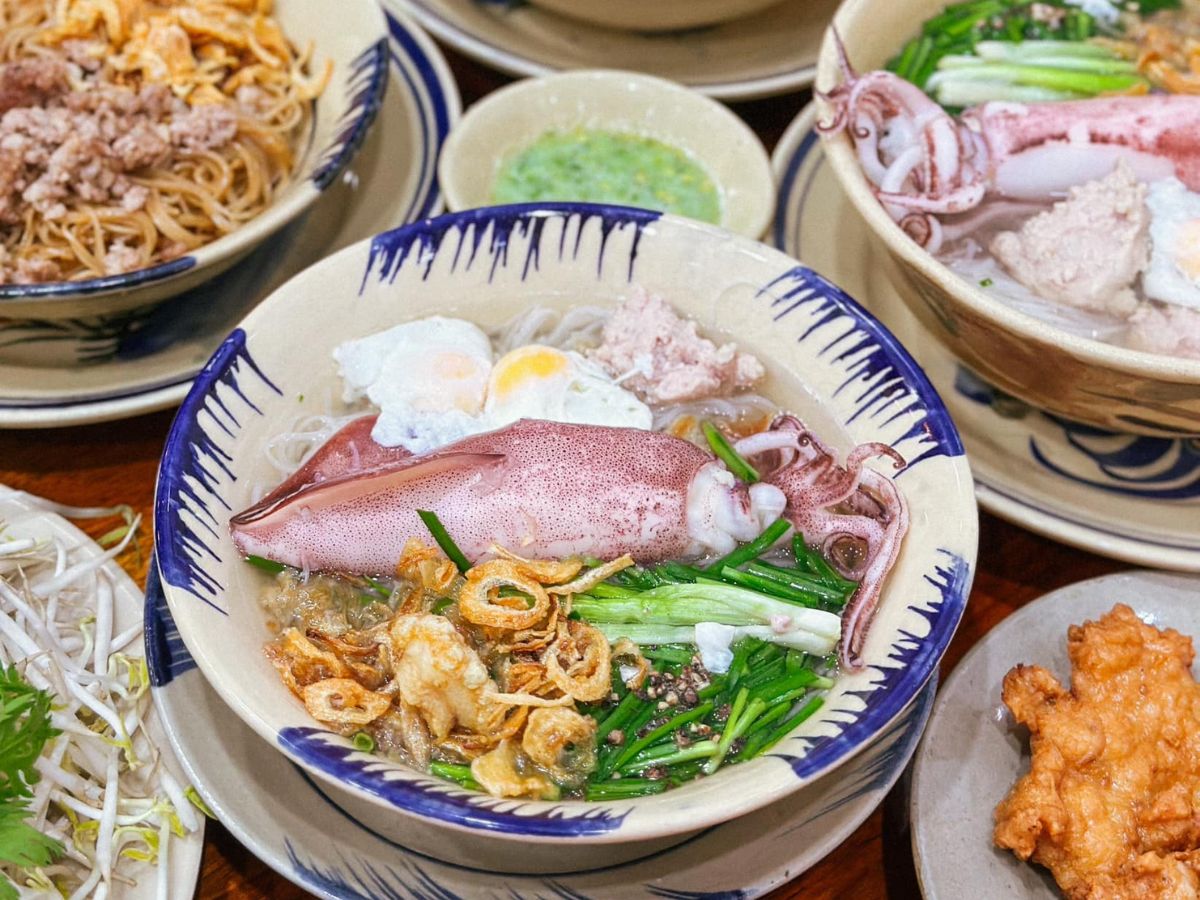 Hủ tiếu mực Phú Quốc chinh phục thực khách bằng vị ngọt thanh từ mực tươi.