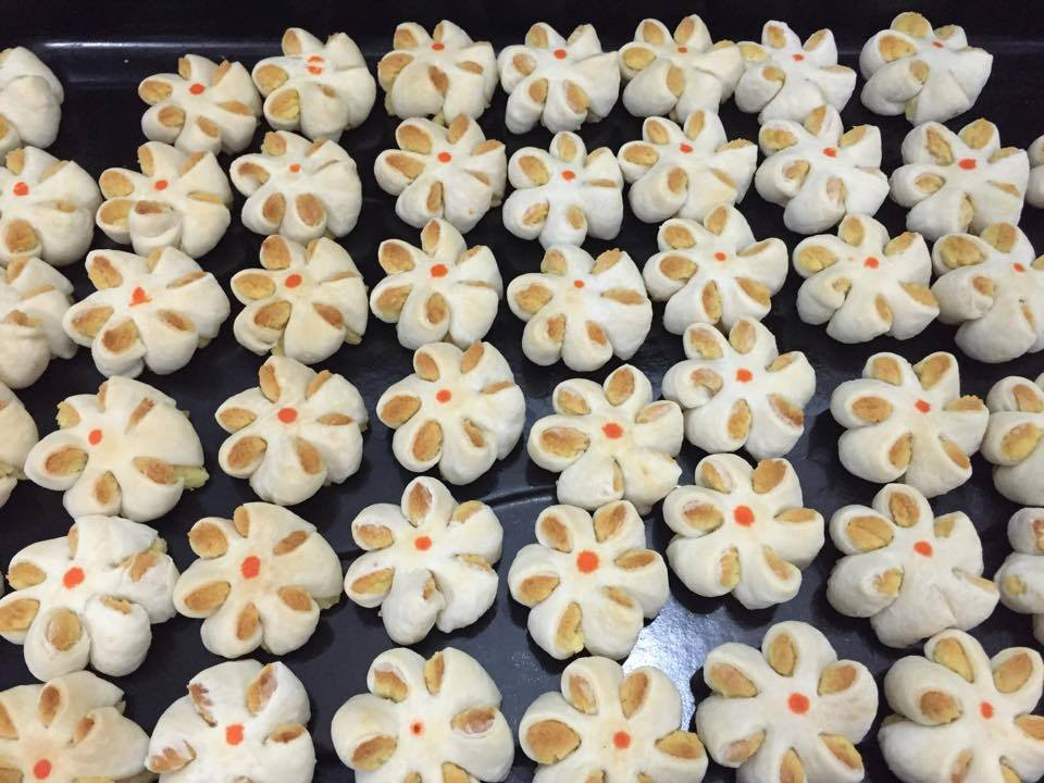 Bánh khéo phải nướng ở nhiệt độ vừa phải để lớp vỏ chín giòn. 