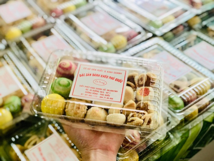 Bánh khéo Phú Quốc là món đặc sản có giá bình dân. 