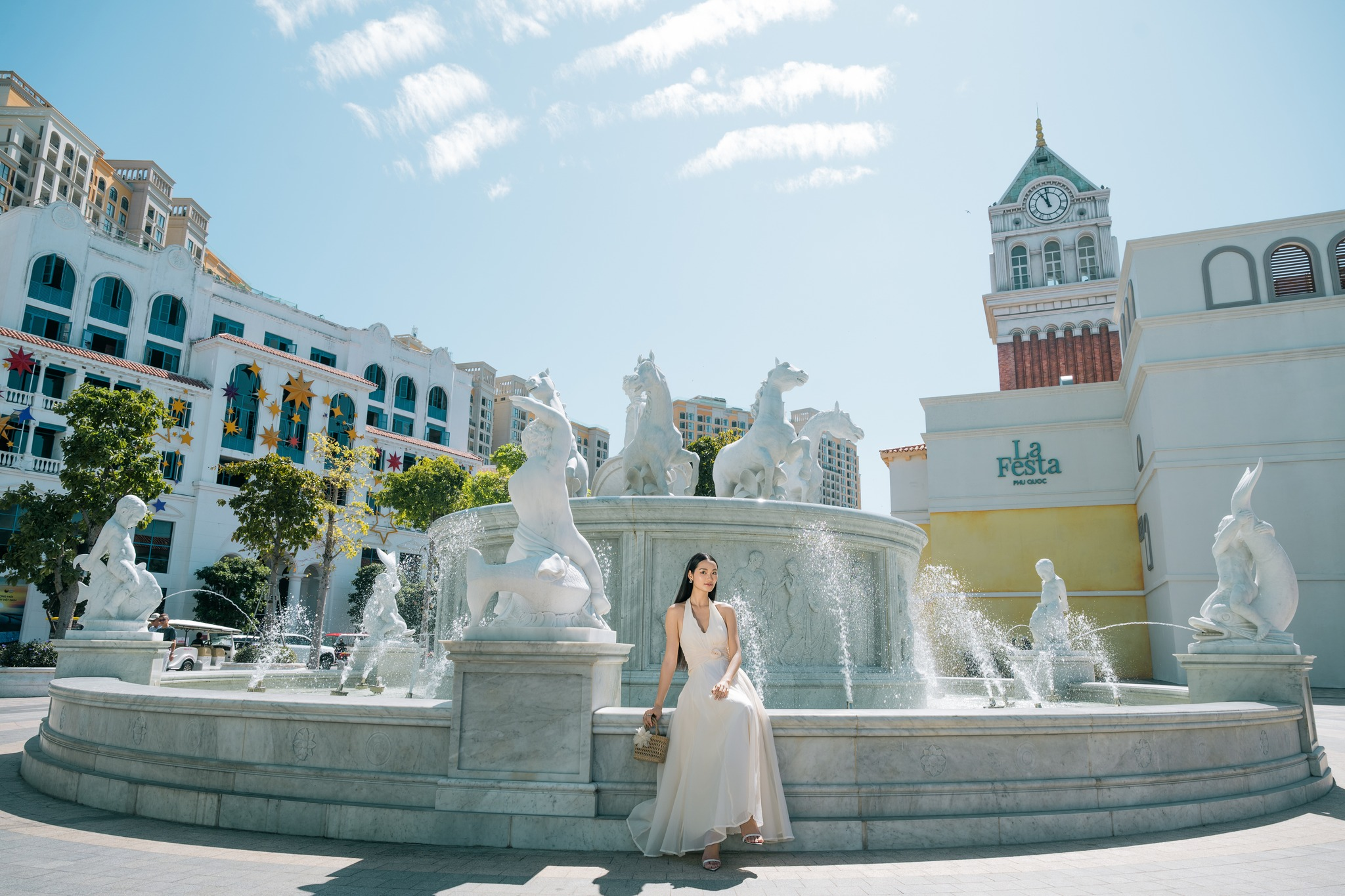 Du khách check in tại khu vực Quảng trường La Mã và Tháp đồng hồ Venice 