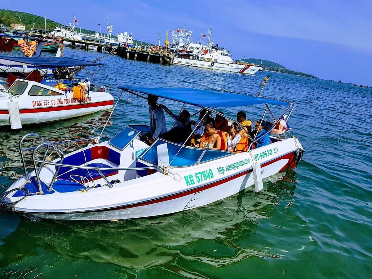 Phú Quốc Xuân Nguyễn Tour là một đơn vị cho thuê cano uy tín 