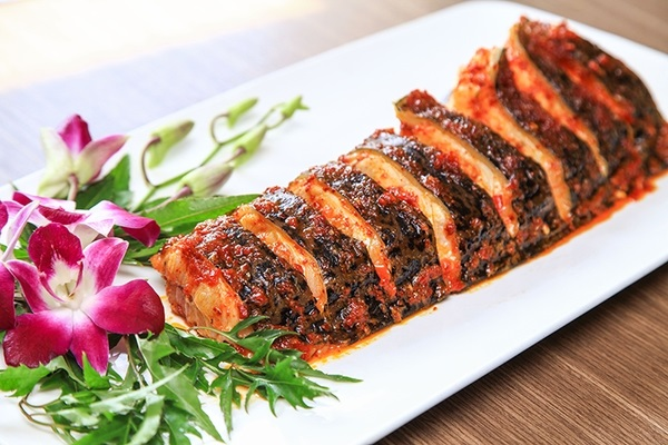 Cá chình nướng riềng mẻ có sự hòa quyện giữa vị cay nồng và thơm ngọt 