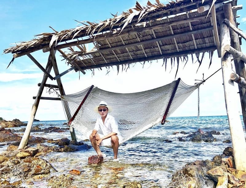 Du khách check in cùng khung cảnh bình minh