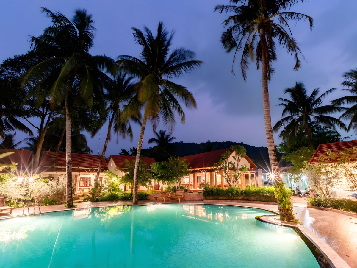 Hula Hula Beachfront sở hữu không gian mộc mạc, gần gũi với thiên nhiên. 