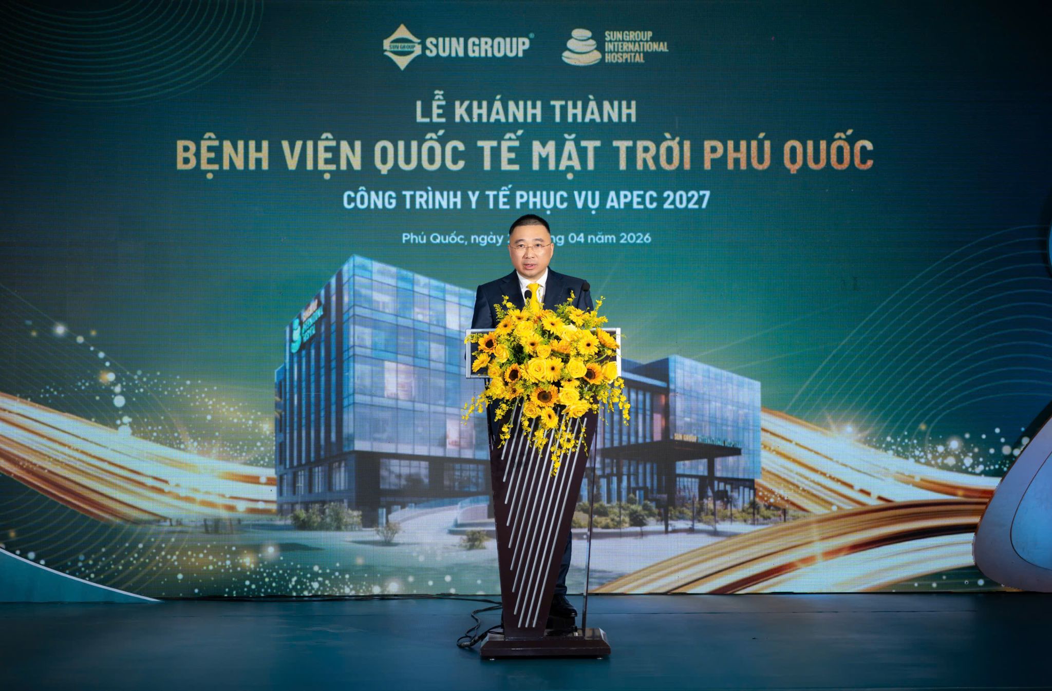 Ông Trần Minh Sơn, Phó Chủ tịch Thường trực Hội đồng quản trị Tập đoàn Sun Group, phát biểu tại buổi lễ