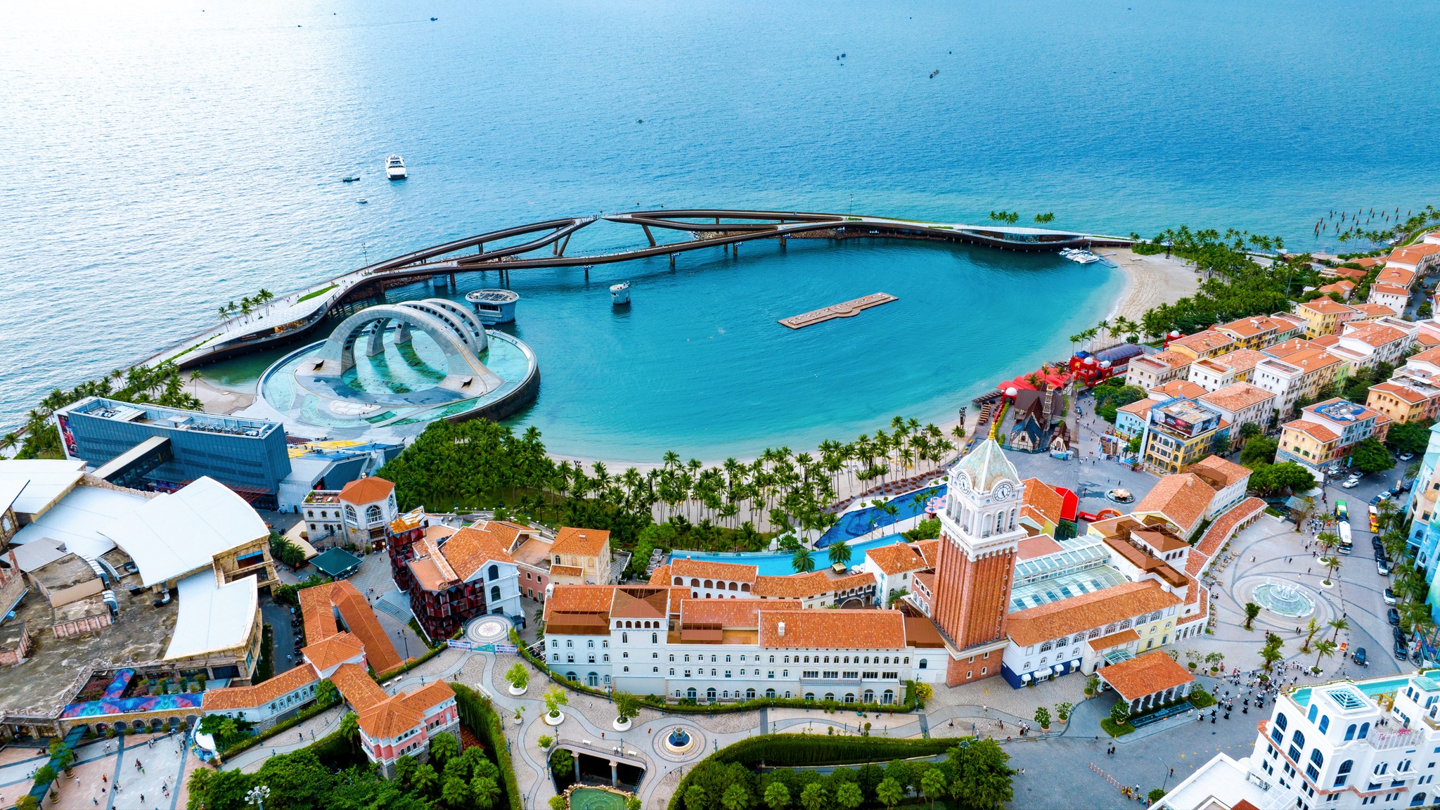 Sunset Town - thị trấn của tình yêu mà ai cũng nên ghé thăm ít nhất một lần trong đời. 