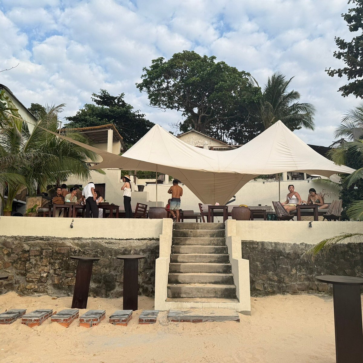 40 Six Beach Haus nằm ngay sát bờ biển với tầm nhìn rộng thoáng