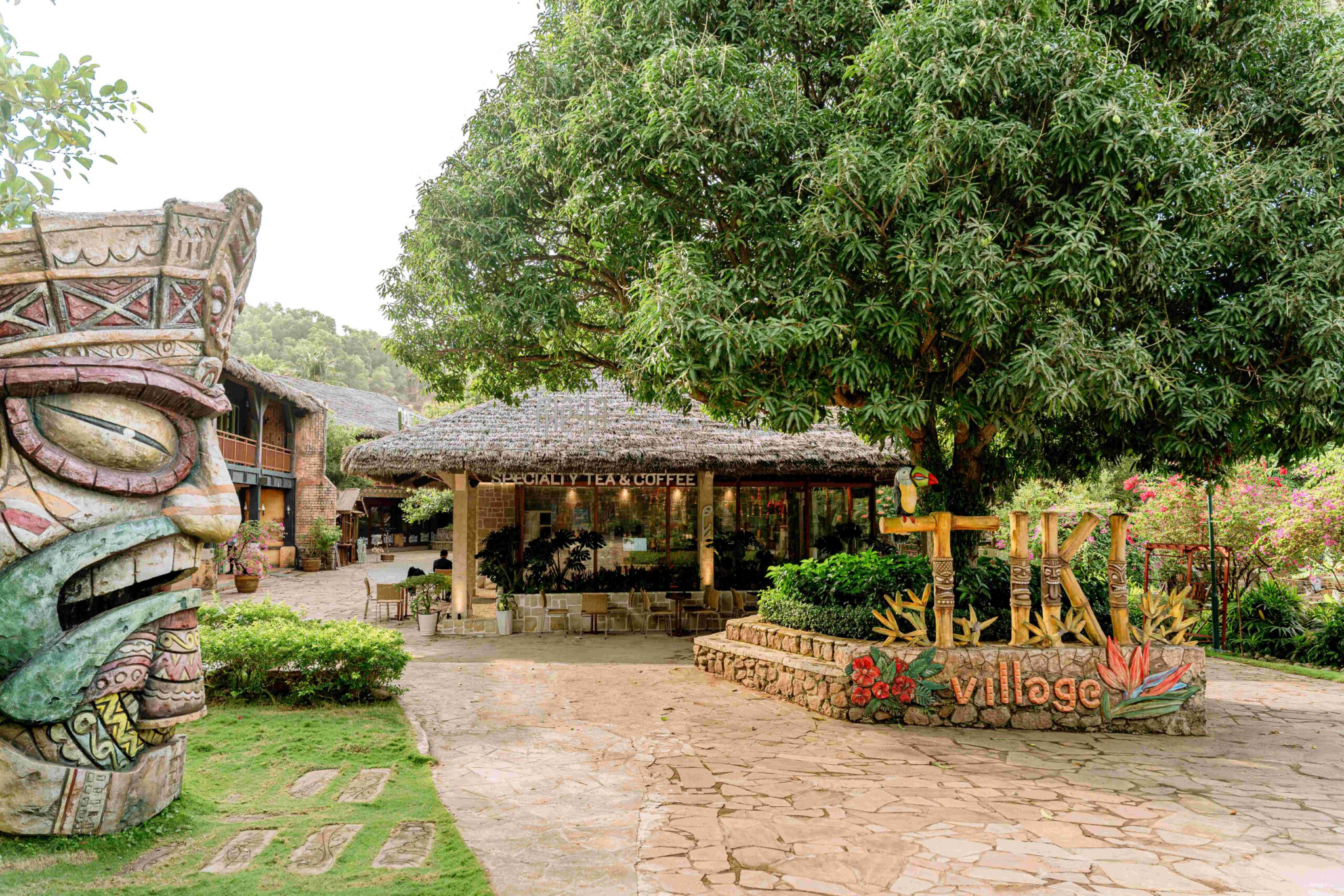 Phê La là địa điểm lý tưởng để thưởng thức cafe và nghỉ ngơi sau khi vui chơi tại Sun World Hon Thom