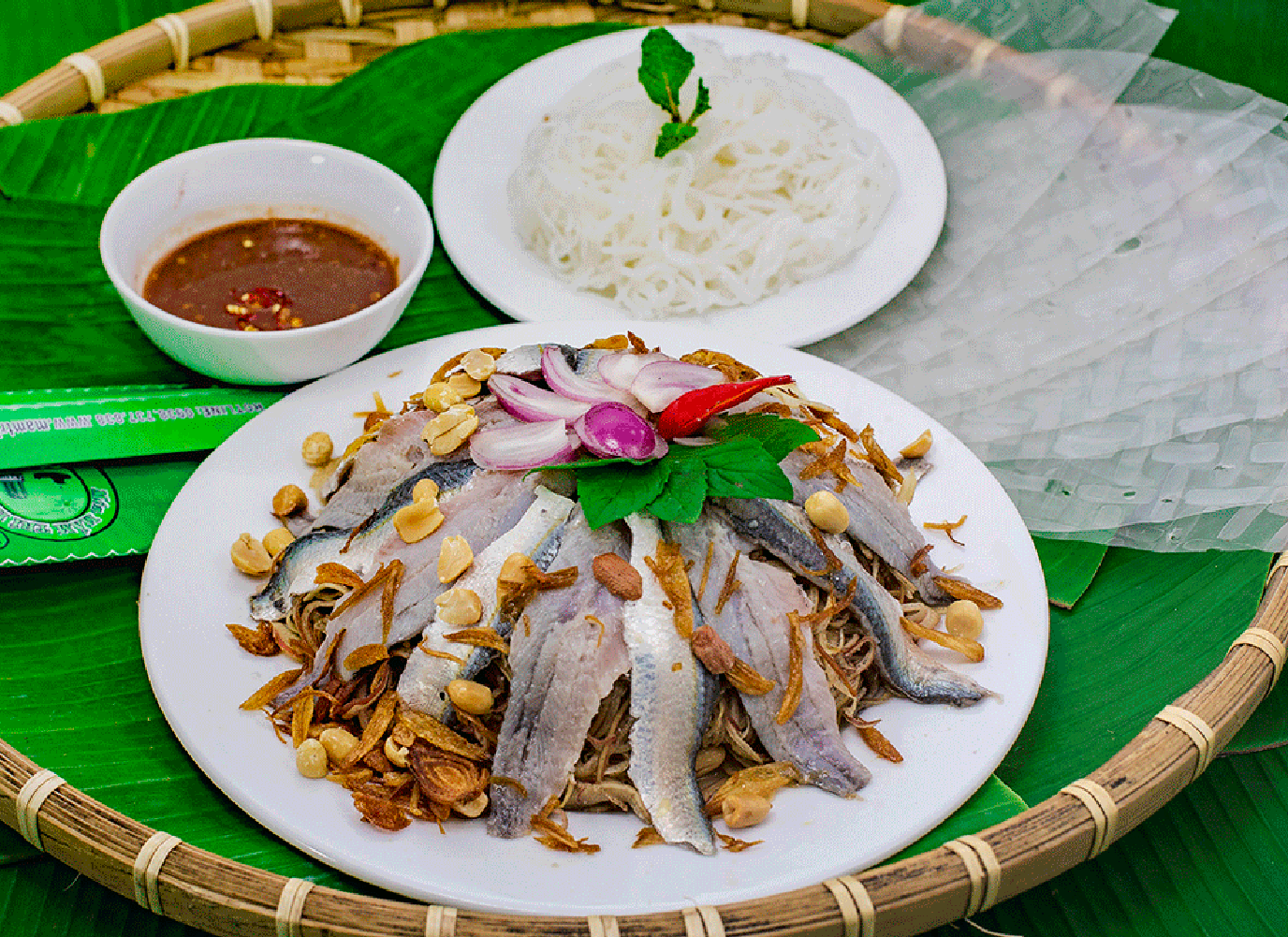 Món gỏi cá trích thanh mát, thích hợp để giải nhiệt mùa hè.