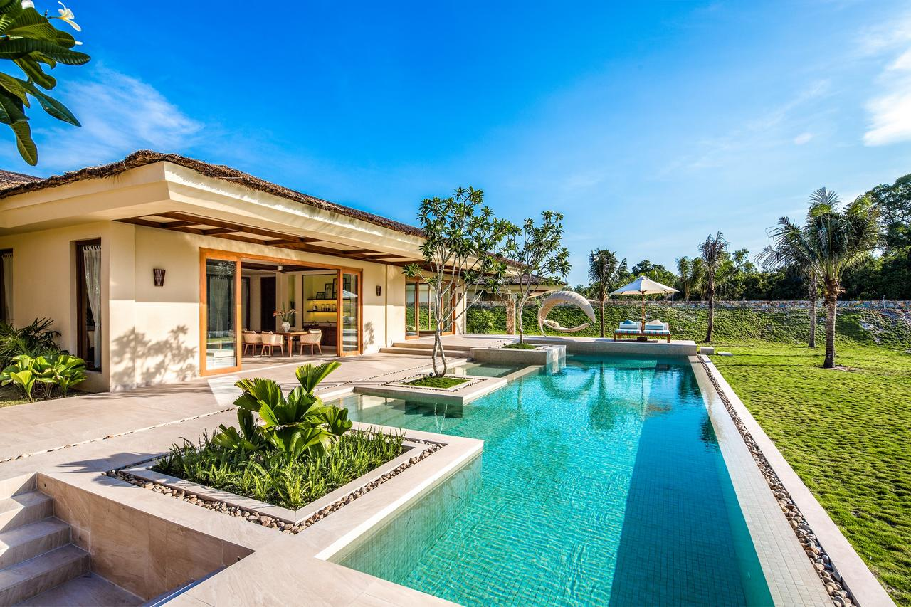 Villa với hồ bơi rộng thoáng tại Fusion Phú Quốc.