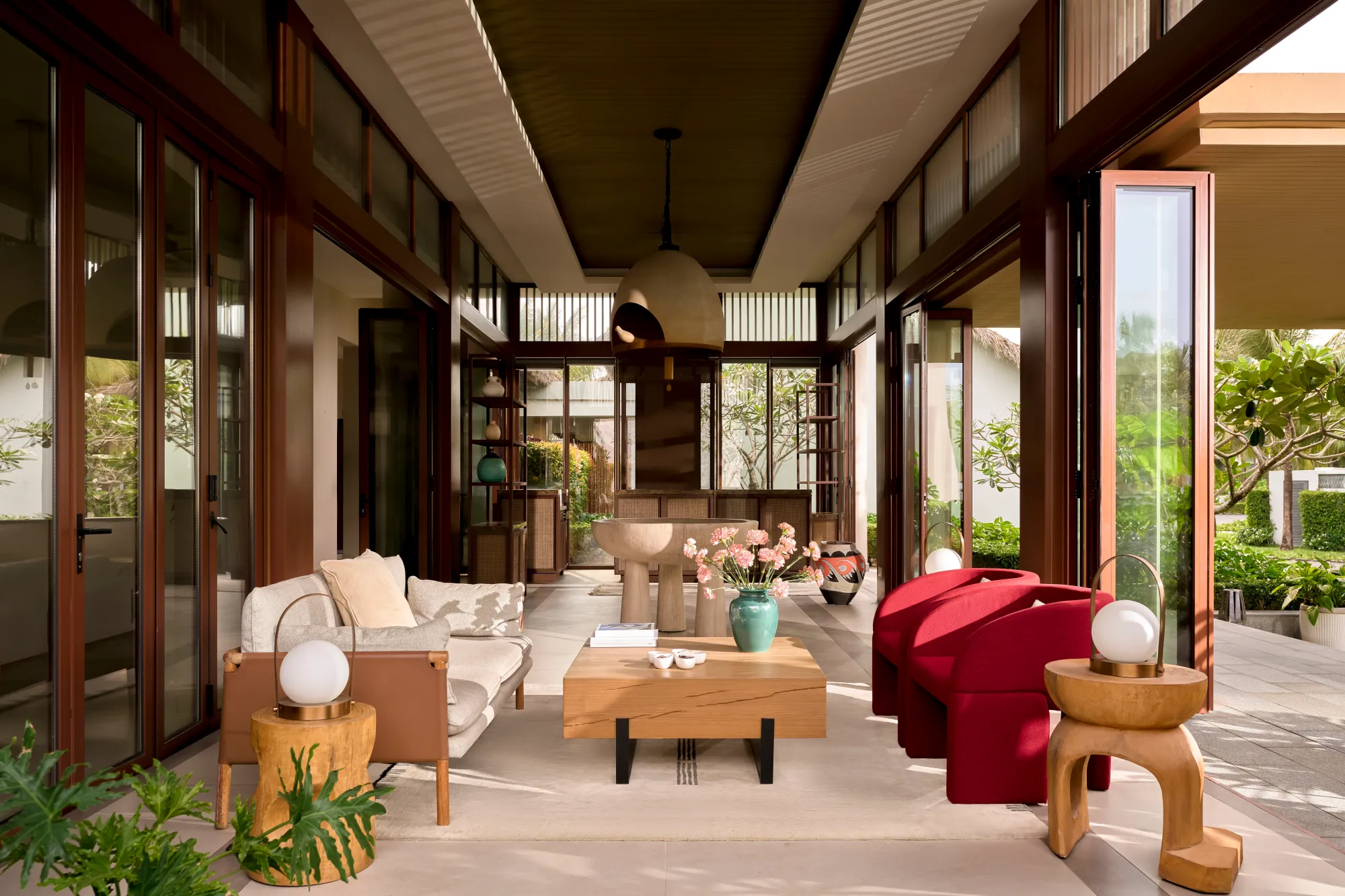 Trải nghiệm spa thư giãn và tái tạo năng lượng.