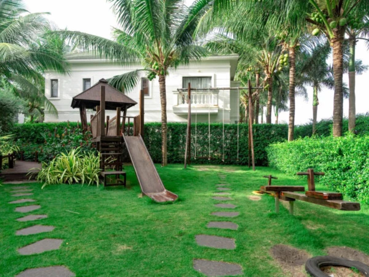 Lưu trú tại resort có không gian riêng cho trẻ nhỏ để đảm bảo an toàn.