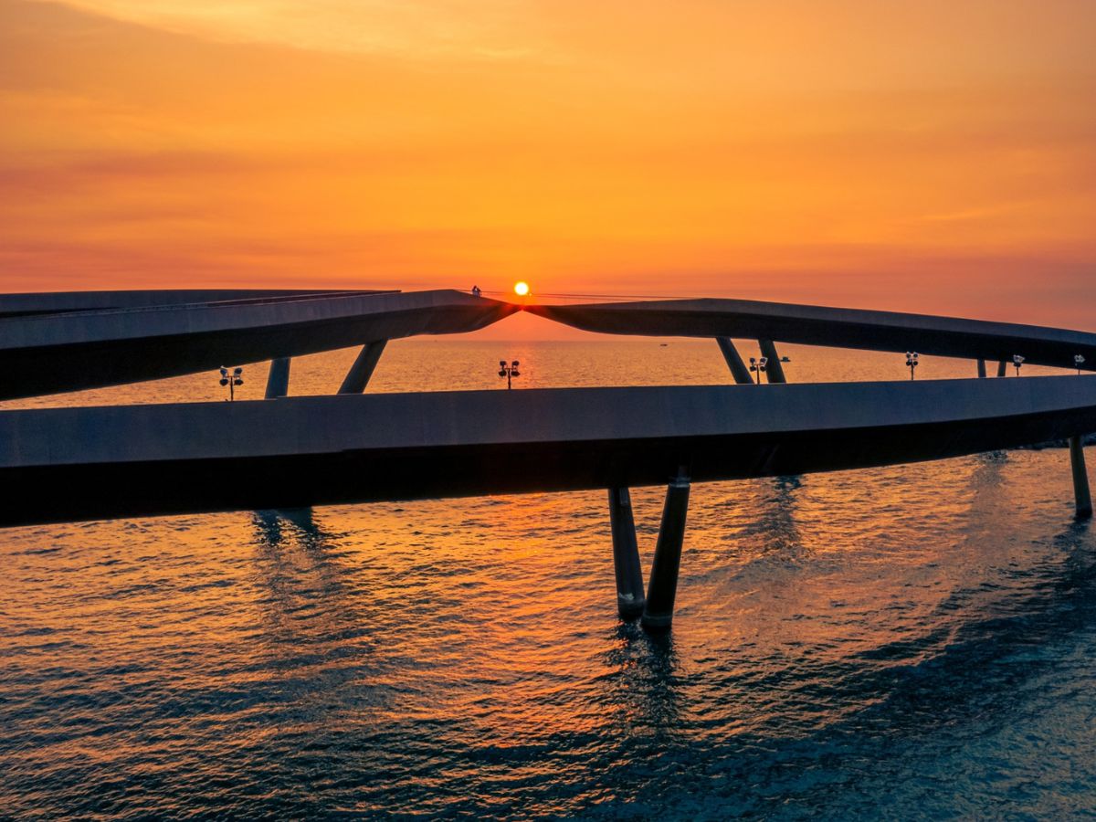 Buổi chiều khi thời tiết dịu mát là thời điểm check-in Sunste Town thuận lợi.