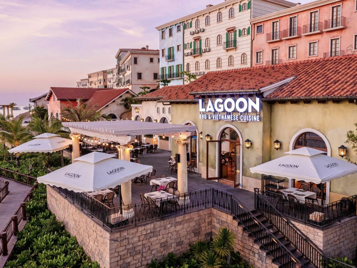 Không gian mở tại&nbsp;LAGOON BBQ & Vietnamese Cuisine, lý tưởng để thưởng thức ẩm thực Việt và BBQ giữa Nam đảo Phú Quốc.