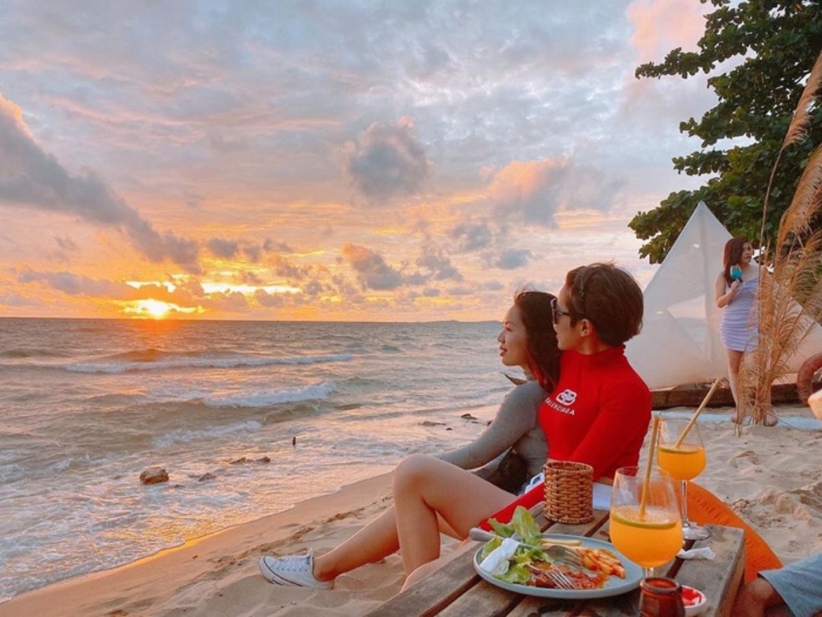 Lên lịch trình nghỉ dưỡng thư giãn trọn vẹn và đầy đủ trải nghiệm với các combo dịch vụ tiện ích.