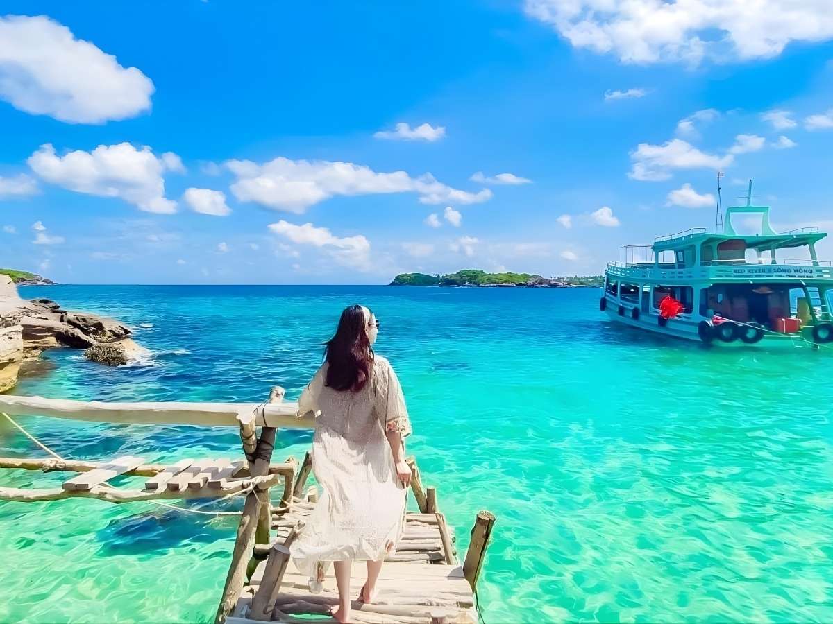 Thời điểm biển êm giúp tour Sài Gòn Hà Tiên Phú Quốc diễn ra thuận lợi. 
