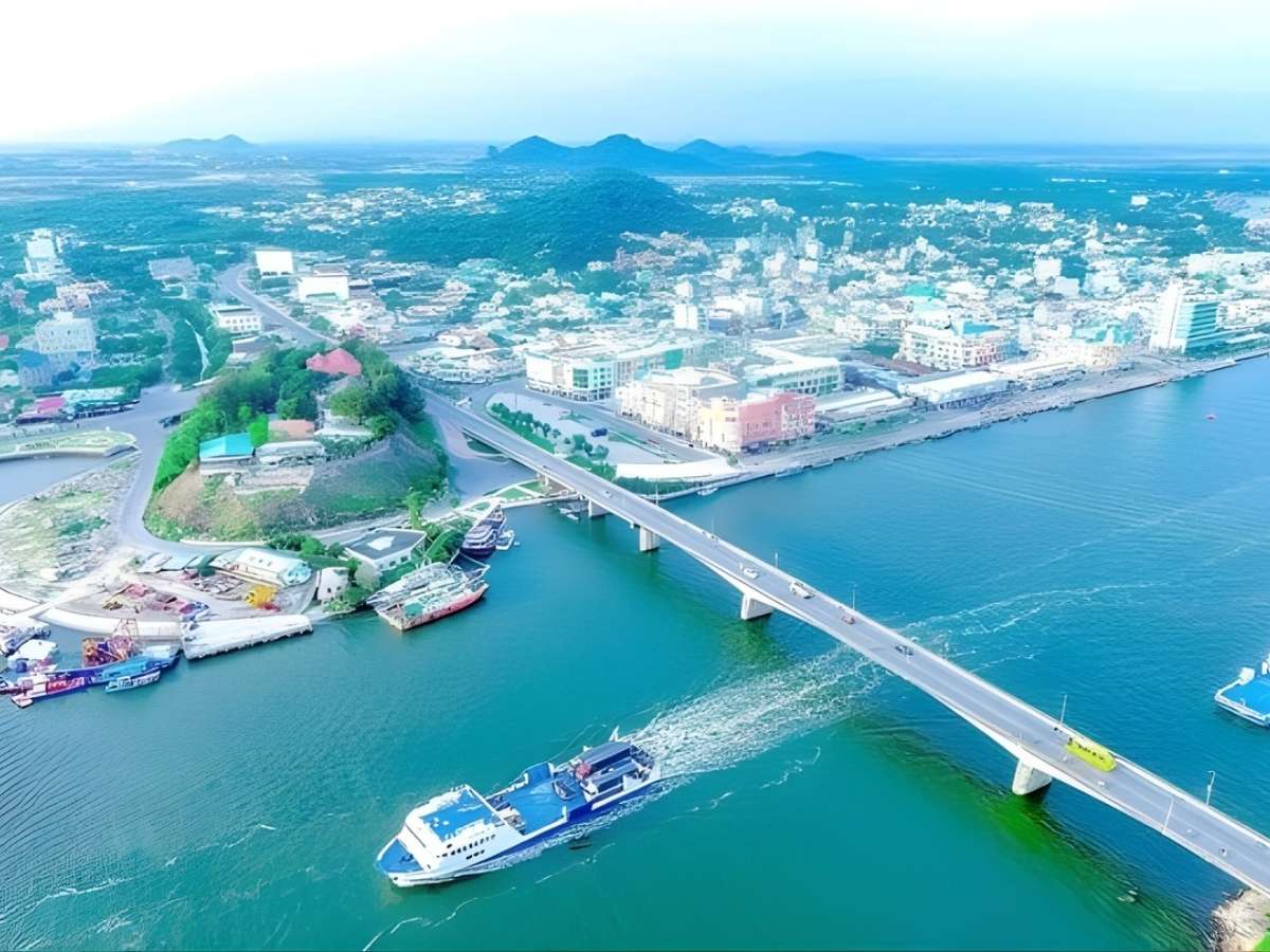 Chặng Sài Gòn Hà Tiên sử dụng xe giường nằm, đảm bảo thoải mái suốt hành trình. 