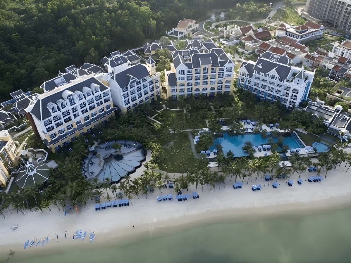 JW Marriott Phú Quốc sở hữu kiến trúc nổi bật, phù hợp nghỉ dưỡng cao cấp.