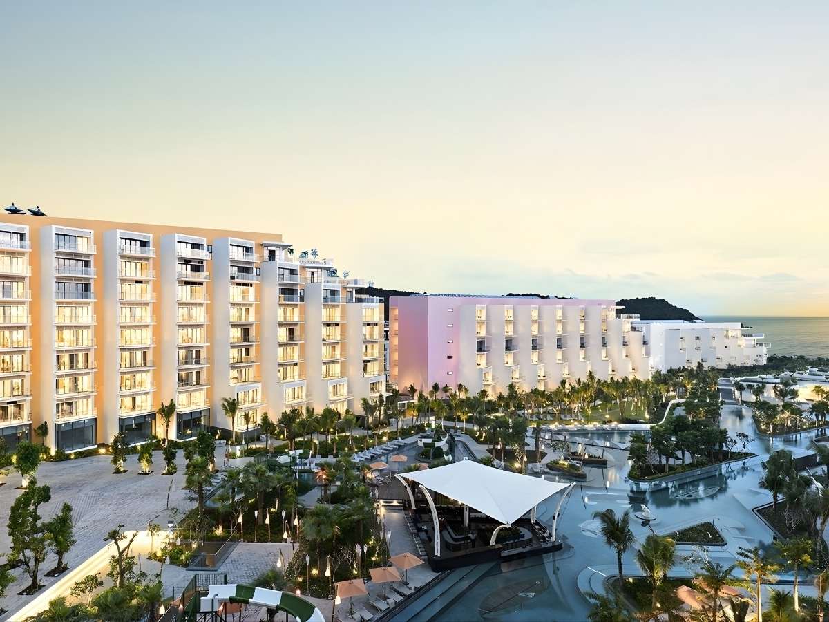 Phòng tại Premier Residences Phú Quốc view biển tiện nghi hiện đại.