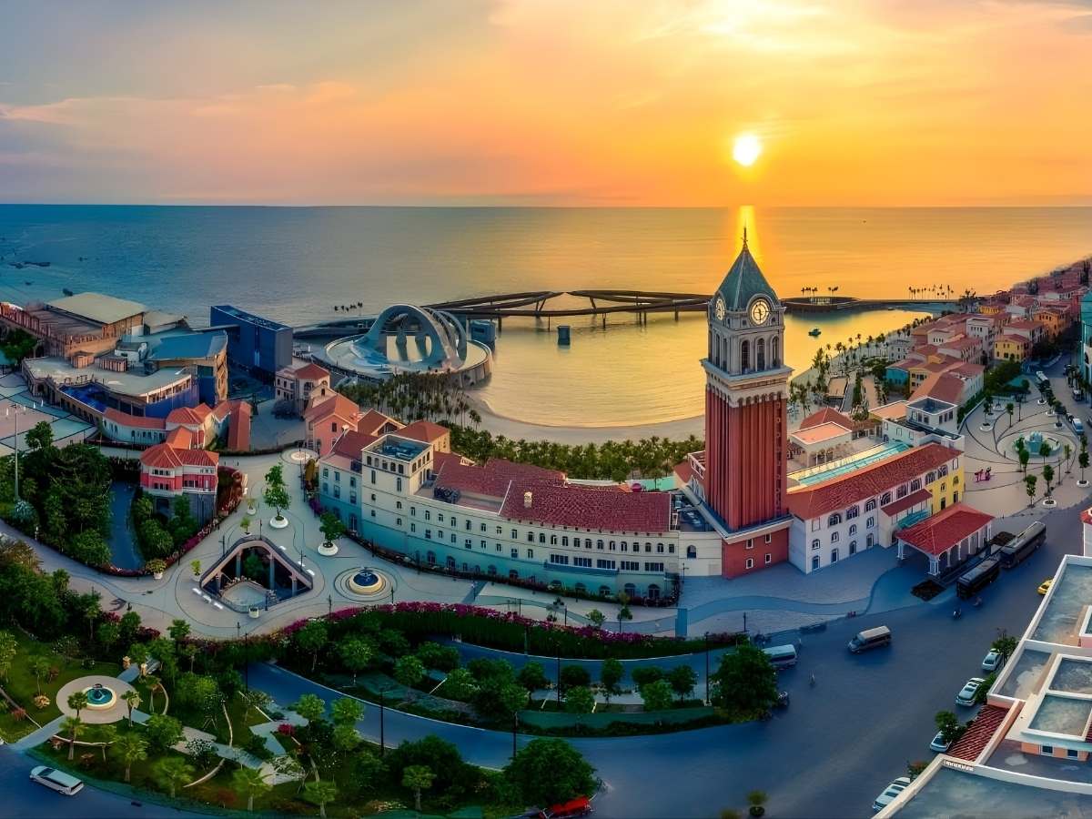 Thị trấn Hoàng Hôn là điểm dừng chân trong lịch trình Phú Quốc.