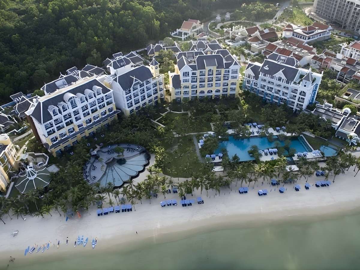 Khu nghỉ dưỡng JW Marriott Phú Quốc với phong cách châu Âu ven biển Bãi Kem.